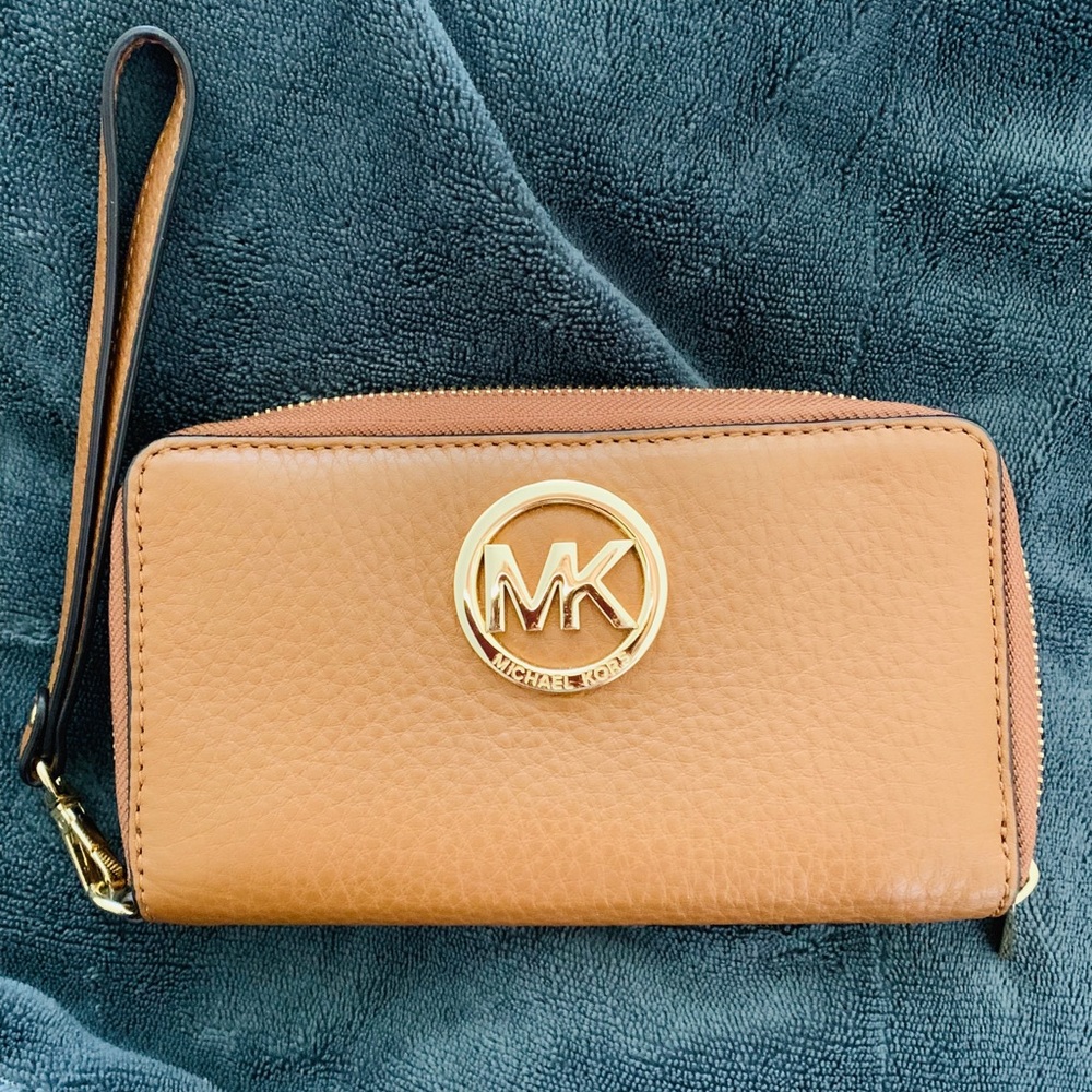 Michael Kors Wristlet Wallet/Cellphone